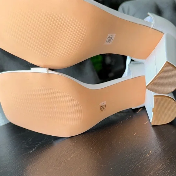 NWOB- Women Pearl Open Square Toe Block Heels Bow - Picture 6 of 7